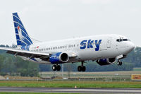TC-SKB @ LOWL - Sky Airlines Boeing B737-430 on final approach to RWY08 - by Janos Palvoelgyi