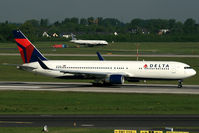 N174DN @ DUS - visitor - by Wolfgang Zilske