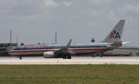 N962AN @ MIA - American 737-800 - by Florida Metal