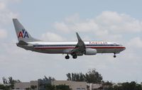 N806NN @ MIA - American 737-800 - by Florida Metal
