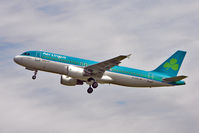 EI-EDS @ EIDW - Aer Lingus A320 clims out of Dublin - by Terry Fletcher