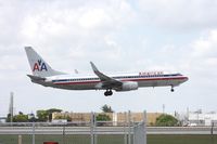 N930AN @ MIA - American 737-800 - by Florida Metal