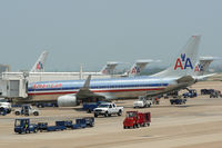 N936AN @ DFW - American Airlines at the gate - DFW Airport, TX - by Zane Adams