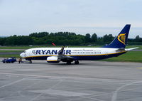 EI-DYP @ EIDW - Ryanair - by Chris Hall