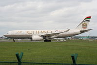 A6-EYD @ EIDW - Etihad Airways - by Chris Hall