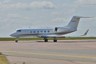 N450XX @ EGGW - 2006 Gulfstream Aerospace GIV-X (G450), c/n: 4062 arriving at Luton - by Terry Fletcher