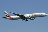 A6-EBB @ VIE - Emirates - by Joker767