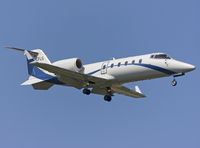 D-CFLG @ EDDL - Flying treasury on short final rwy 05R. - by Philippe Bleus