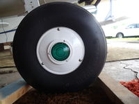 N73011 @ I73 - the tire of a c140 - by christian maurer