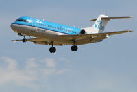 PH-KZG @ EBBR - Arrival of flight KL1723 to RWY 25L - by Daniel Vanderauwera