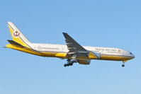 V8-BLF @ EGLL - Royal Brunei's Boeing 777-212 (ER), c/n: 30869 at Heathrow - by Terry Fletcher
