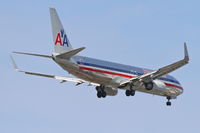 N824NN @ KORD - American Airlines Boeing 737-823, AAL1566 arriving from KSFO, RWY 10 approach KORD. - by Mark Kalfas