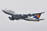 D-ABVA @ EDDF - Lufthansa - by Artur Bado?