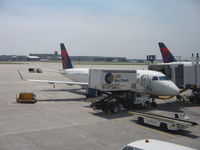 N613CZ @ KMSP - MSP to RIC - by Ronald Barker