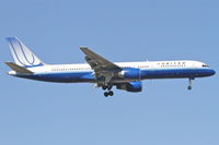 N567UA @ KORD - United Airlines Boeing 757-222, UAL683 arriving from KCLE, RWY 14R approach KORD. - by Mark Kalfas