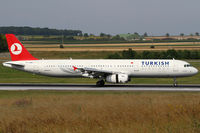 TC-JMK @ VIE - Turkish Airlines - by Joker767
