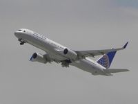 N29124 @ KLAX - B757-224 of United Airlines leaving LAX - by cx880jon