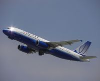 N402UA @ KLAX - A320-232 of United Airlines - by cx880jon