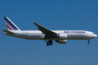 F-GSPR @ LFPG - Air France - by Thomas Posch - VAP