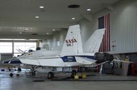 N846NA @ KEDW - McDonnell Douglas F/A-18B Hornet at the NASA Dryden Flight Research Center, Edwards AFB, CA