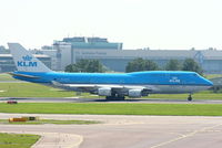 PH-BFW @ EHAM - KLM Royal Dutch Airlines - by Chris Hall