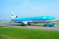 PH-KCD @ EHAM - KLM Royal Dutch Airlines - by Chris Hall