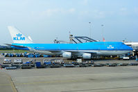 PH-BFN @ EHAM - KLM Royal Dutch Airlines - by Chris Hall