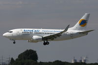 UR-AAK @ EDDL - AeroSvit, Boeing 737-548 (WL), CN: 24968/1975 - by Air-Micha