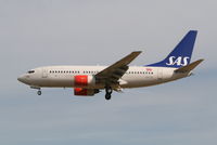 LN-TUI @ EBBR - Flight SK4743 is descending to RWY 25L - by Daniel Vanderauwera