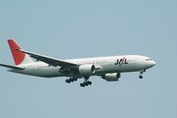 JA8979 @ RJCC - approach at rwy 19L - by A.Itoh