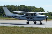 N2722F @ I19 - 1998 Cessna 182S