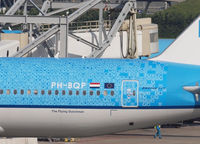 PH-BQP @ EHAM - a A Part of the repaint of the PH-BQP ''The Delft Blue Tiles - by Willem Goebel