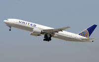 N223UA @ KLAX - United - by Todd Royer