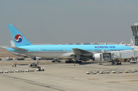 HL7766 @ DFW - Korean Air at DFW Airport