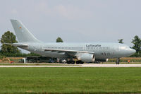 10 25 @ LIPI - Military Guests - by Loetsch Andreas