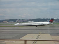 N938DL @ KDCA - DCA, VA - by Ronald Barker