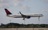 N554NW @ FLL - Delta 757 - by Florida Metal