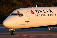 N950DL @ ORF - Delta Air Lines N950DL (FLT DAL1012) exiting RWY 5 at taxiway Hotel after arrival from Hartsfield-Jackson Atlanta Int'l (KATL) late in the day. - by Dean Heald