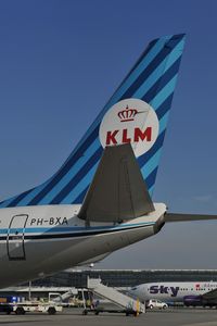 PH-BXA @ LOWW - KLM Boeing 737-800 - by Dietmar Schreiber - VAP