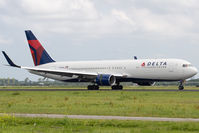 N186DN @ EHAM - Delta Airlines 767-300 - by Andy Graf-VAP