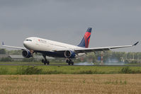 N858NW @ EHAM - Delta Airlines A330-200 - by Andy Graf-VAP