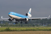 PH-KCE @ EHAM - KLM  MD11