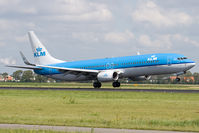 PH-BXT @ EHAM - KLM 737-900