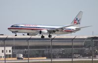 N821NN @ MIA - American 737 - by Florida Metal
