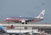 N822NN @ MIA - American 737 - by Florida Metal