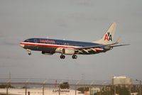 N933AN @ MIA - American 737 - by Florida Metal
