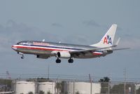 N942AN @ MIA - American 737 - by Florida Metal