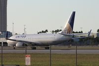 N76528 @ MIA - United 737 - by Florida Metal