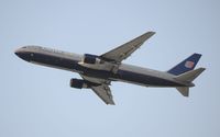 N664UA @ KLAX - Departing LAX - by Todd Royer