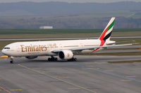 A6-ECO @ VIE - Emirates - by Chris Jilli